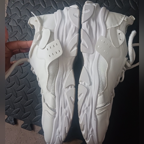 Men White Chunky Sneakers - Picture 3 of 12